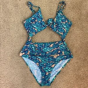 Palm print cutout on piece Size L